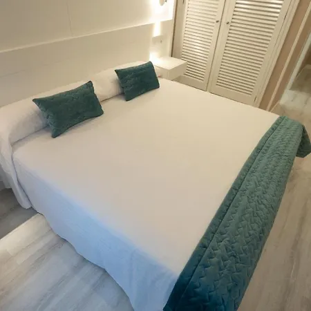 Hotel El *